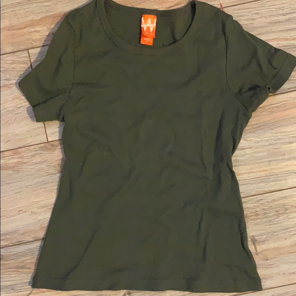 Small, midriff green t-shirt